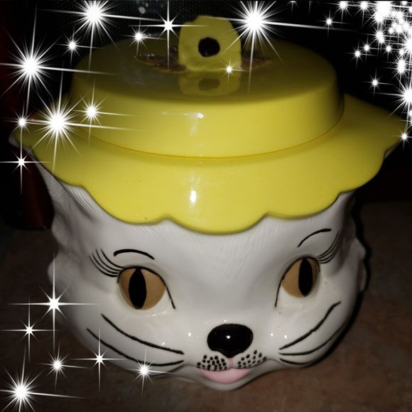 Meet your Posher, Torie - Picture 1 of 2